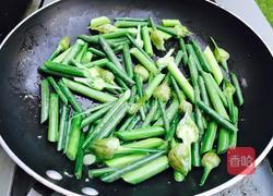 香炒蒜苔阿根廷红虾的做法图解12