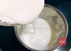 浪漫 高颜值 樱花酸奶慕斯蛋糕 戚风夹层 送给爱人的做法图解9