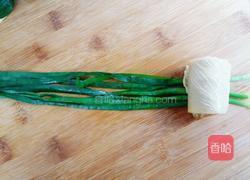 烤韭菜豆皮卷的做法图解4