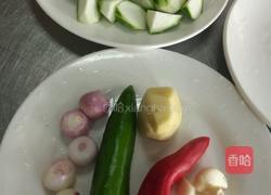 小炒丝瓜的做法图解1