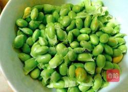肉沫炒毛豆的做法图解2