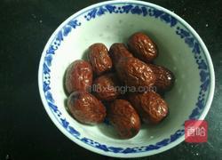 冰糖莲子银耳羹的做法图解3