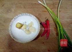 芽菜小面的做法图解2