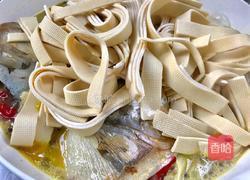 腊鱼头炖豆腐皮的做法图解12