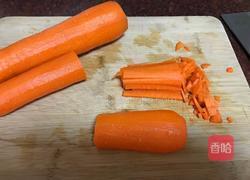 鲜榨胡萝卜汁的做法图解1