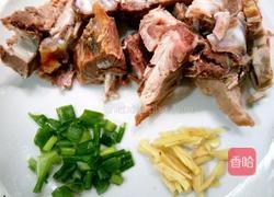 菜干烧骨粥的做法图解1