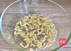 白菜虾米粥的做法图解1