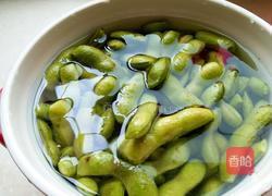水煮香辣毛豆的做法图解1