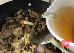 野生菌烧鸡的做法图解7