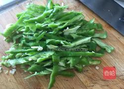 胡萝卜炒青椒的做法图解3