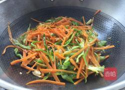 胡萝卜炒青椒的做法图解7