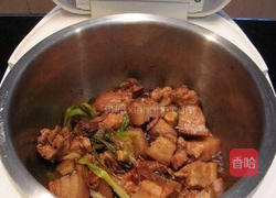 电饭锅话梅红烧肉的做法图解6