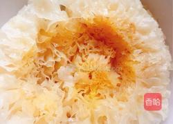 银耳枸杞汤的做法图解1