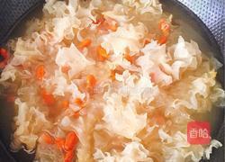 银耳枸杞汤的做法图解6