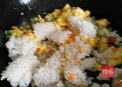 鸡蛋培根炒饭的做法图解6