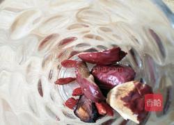 山楂红枣枸杞茶的做法图解3