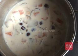 木瓜红枣煮纯奶的做法图解3