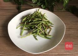洋葱青椒炒苋菜梗的做法图解1