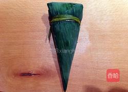 咸肉糯米牛角粽的做法图解8