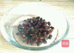 黑豆枸杞粥的做法图解1