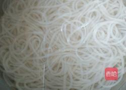 辣椒粉条炒猪肉的做法图解1