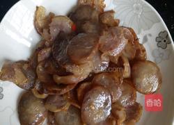 蒜苗炒香肠的做法图解1