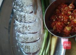 剁椒鲤鱼的做法图解1