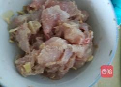 腐竹鱼片汤的做法图解2