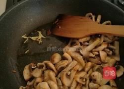 豌豆虾仁炒口蘑的做法图解9