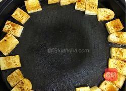 电饼铛煎豆腐的做法图解3