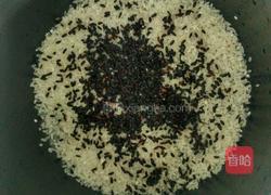 黑米饭的做法图解1