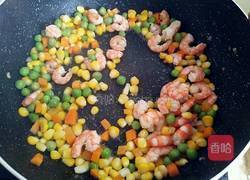 彩蔬炒虾仁的做法图解12