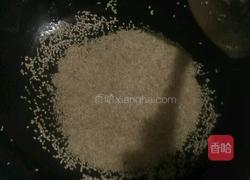 土豆炒芝麻的做法图解3