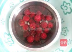 杨梅雪碧饮的做法图解1