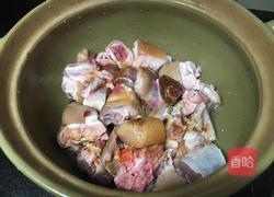 砂锅【花生炖猪脚】的做法图解1