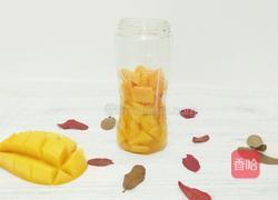 芒果绿茶奶盖和草莓牛奶奶盖的做法图解2