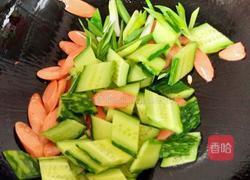 黄瓜炒火腿肠的做法图解4