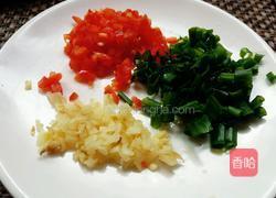 皮蛋拌黄瓜的做法图解3