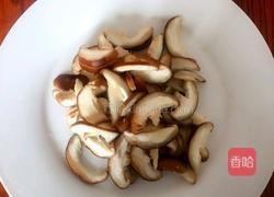 小鸡炖香菇的做法图解4