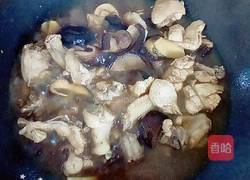 小鸡炖香菇的做法图解10