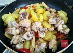 土豆鸡翅香锅的做法图解13