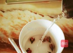 金边玫瑰花茶的做法图解2