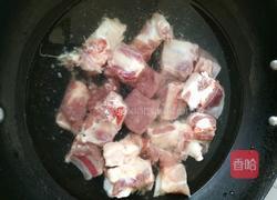 砂锅排骨的做法图解1