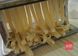 鸡蛋手工面的制作(面条机版)的做法图解6