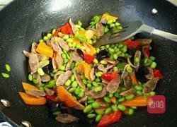 香肠炒毛豆的做法图解8