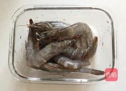 鸡汤大虾面的做法图解3