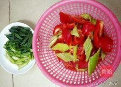 双椒肉片的做法图解1