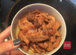 豇豆炒肉片的做法图解1