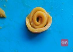 芒果玫瑰花的做法图解5
