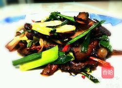 蒜苗子姜炒腊肉的做法图解7